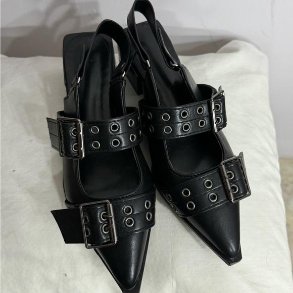 Black buckle flats - Picture 2 of 4